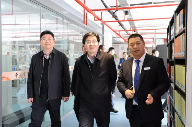 高端拉床,專用機床,內(nèi)拉床,外拉床,數(shù)控機床,自動化生產(chǎn)線,工業(yè)機器人,拉床,拉刀,自動化