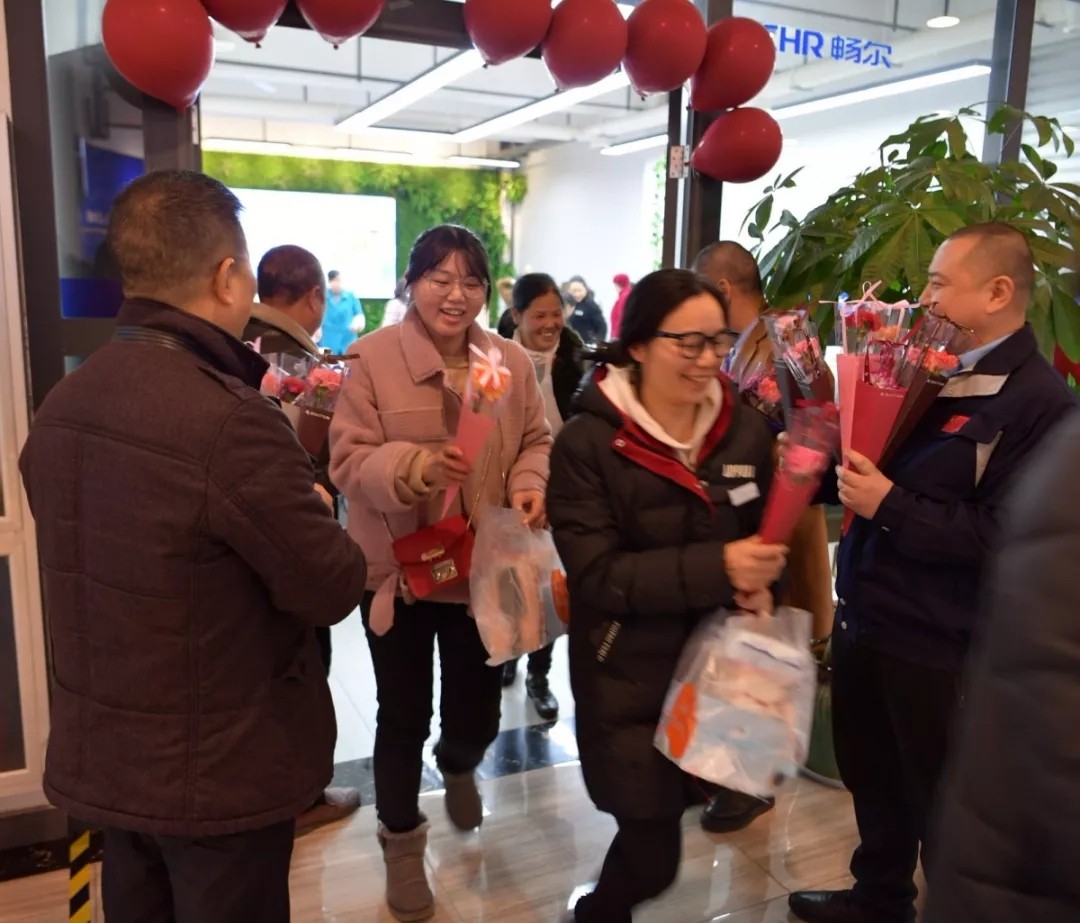 高端拉床,專用機(jī)床,內(nèi)拉床,外拉床,數(shù)控機(jī)床,自動化生產(chǎn)線,工業(yè)機(jī)器人,拉床,拉刀,自動化