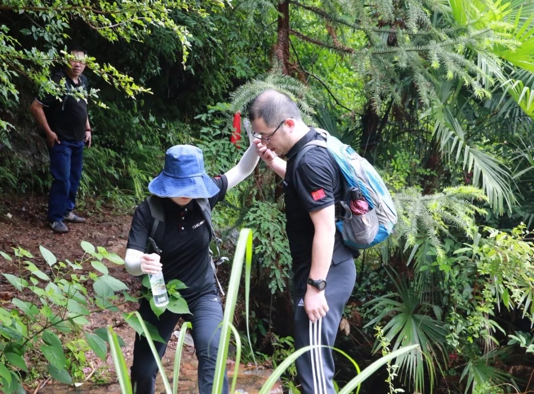 高端拉床,專用機床,內(nèi)拉床,外拉床,數(shù)控機床,自動化生產(chǎn)線,工業(yè)機器人,拉床,拉刀,自動化 高端拉床,專用機床,內(nèi)拉床,外拉床,數(shù)控機床,自動化生產(chǎn)線,工業(yè)機器人,拉床,拉刀,自動化