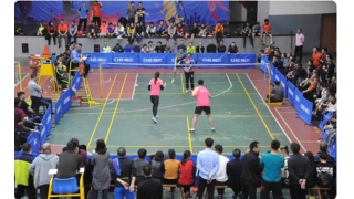 “好一記漂亮的彈跳扣殺！”第六屆暢爾杯羽毛球混合團(tuán)體賽完美收官！